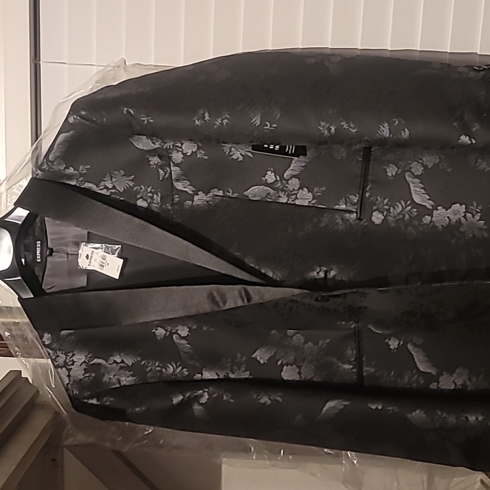 Mens Express Suit NWT size 40R